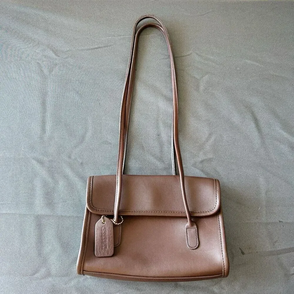 Vintage Coach Laurie Flap 9032 Brown Glovetanned Leather Purse